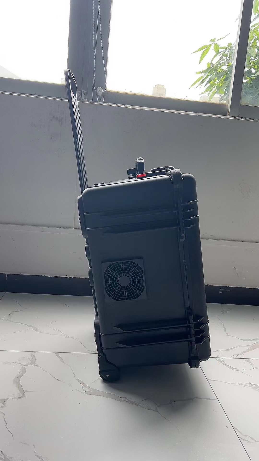民丰手拉箱型移动通信干扰器